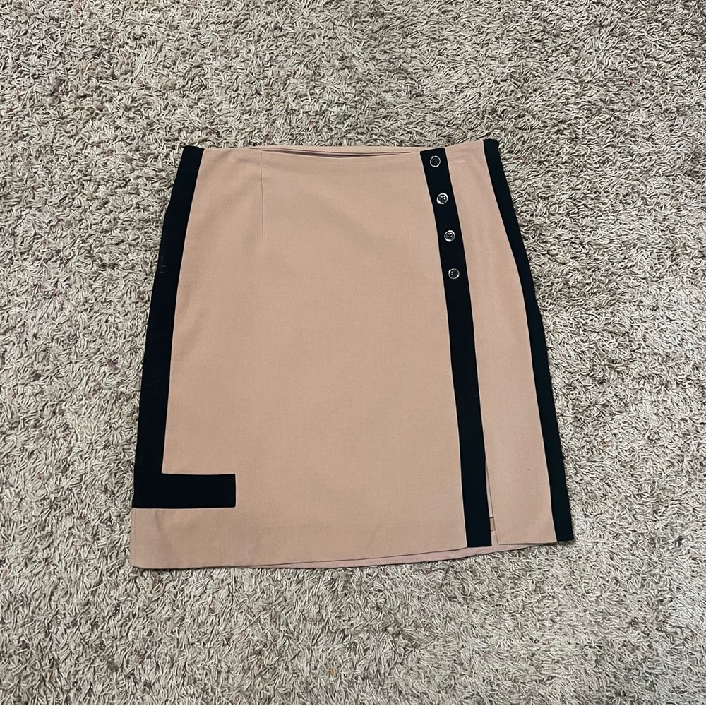 WHBM Nude & Black Colorblock Button Detail Mini Skirt Size 8